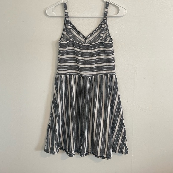 UNIVERSAL THREAD DRESS - Picture 2 of 3